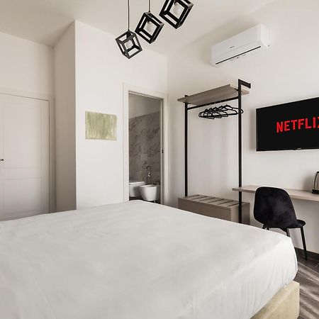 Adelante Rooms San Giovanni Рим Экстерьер фото