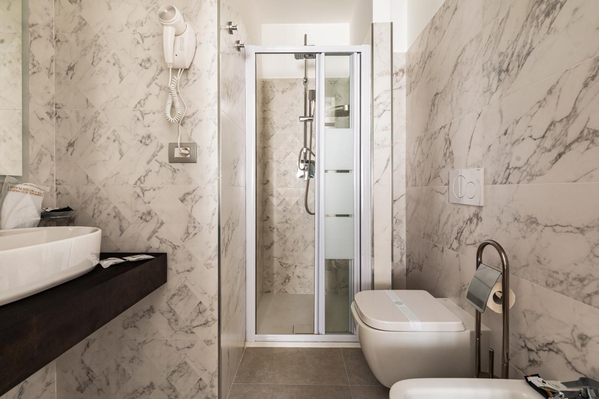 Adelante Rooms San Giovanni Рим Экстерьер фото