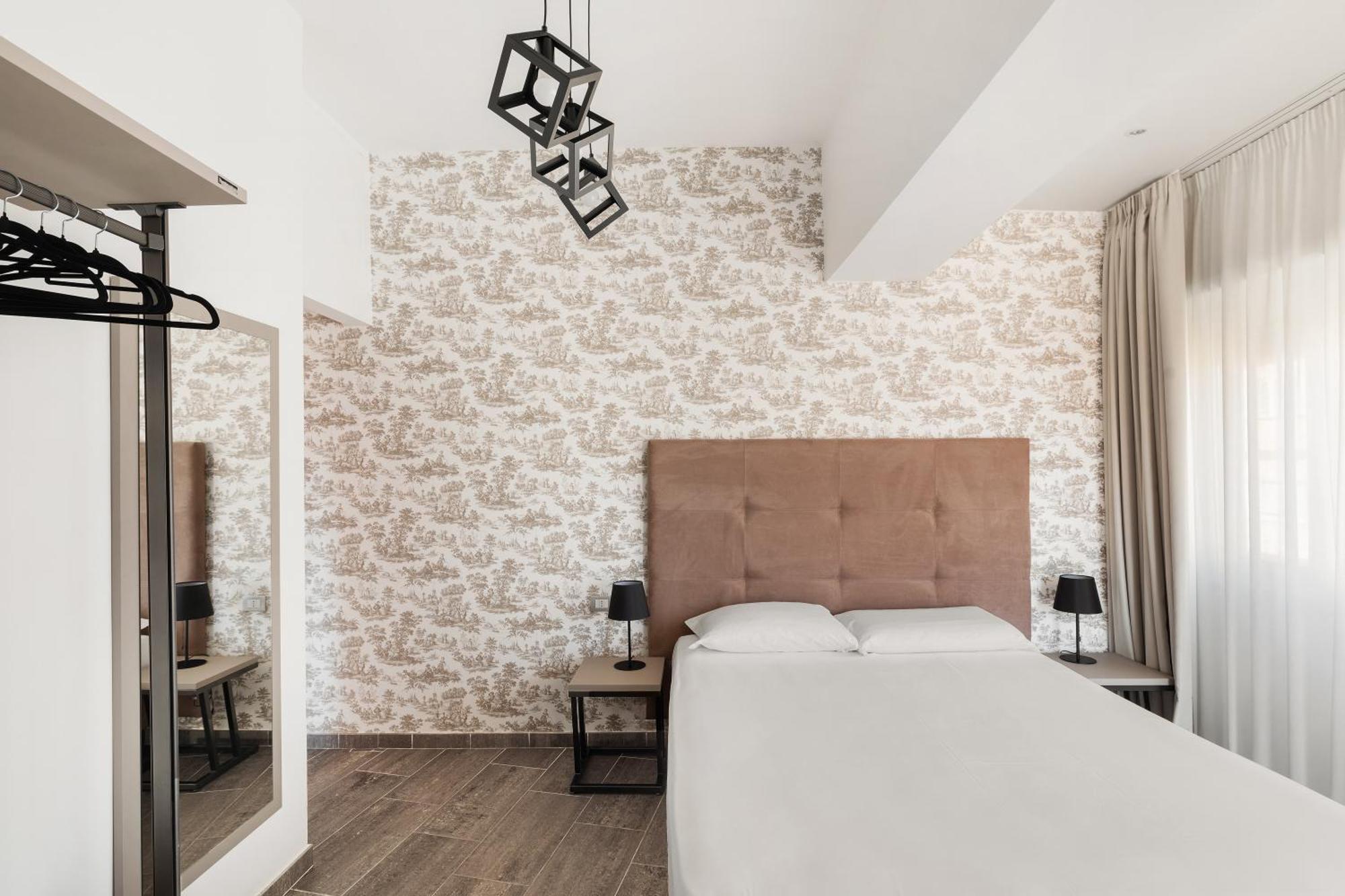 Adelante Rooms San Giovanni Рим Экстерьер фото