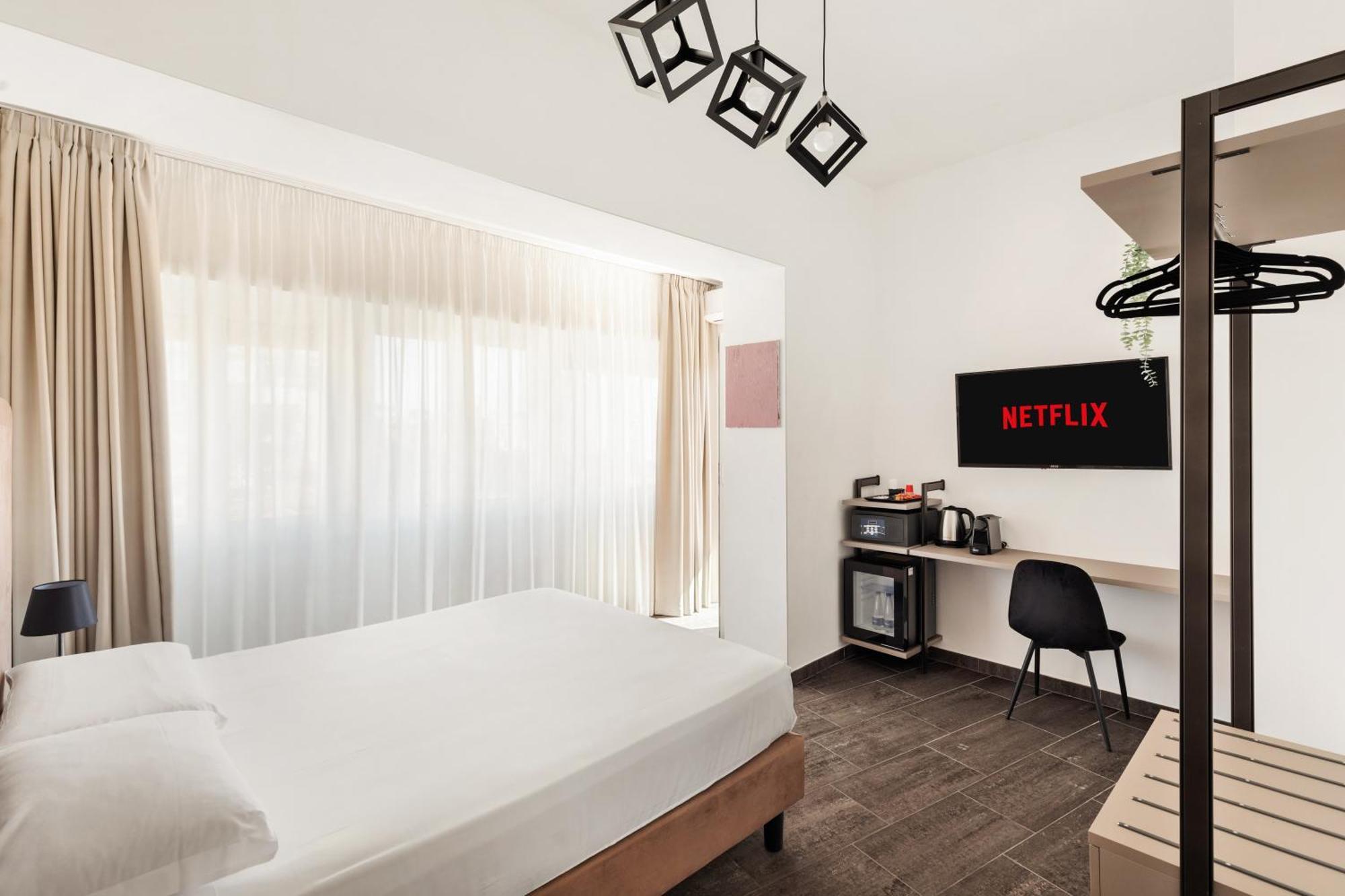 Adelante Rooms San Giovanni Рим Экстерьер фото
