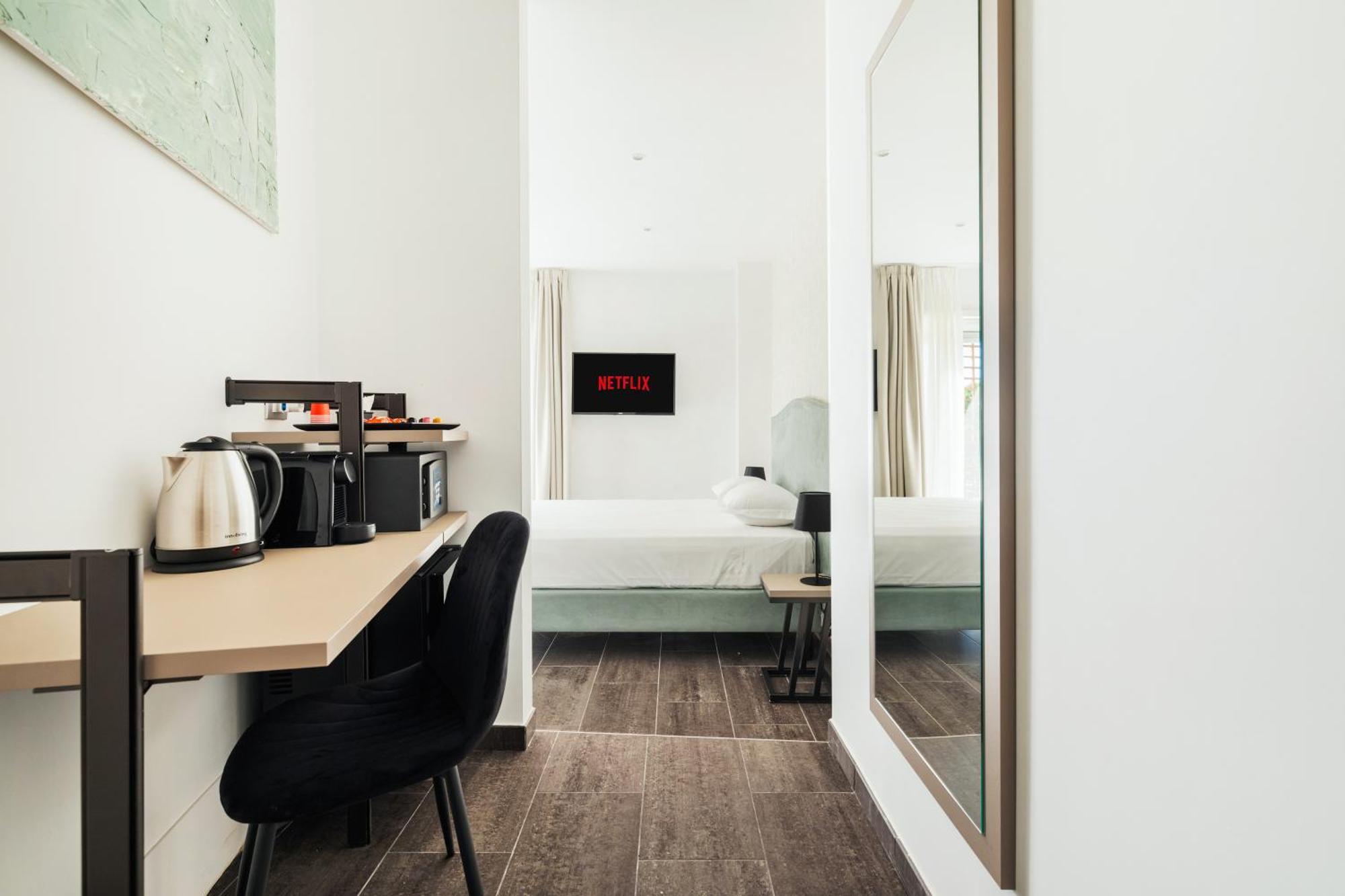 Adelante Rooms San Giovanni Рим Экстерьер фото