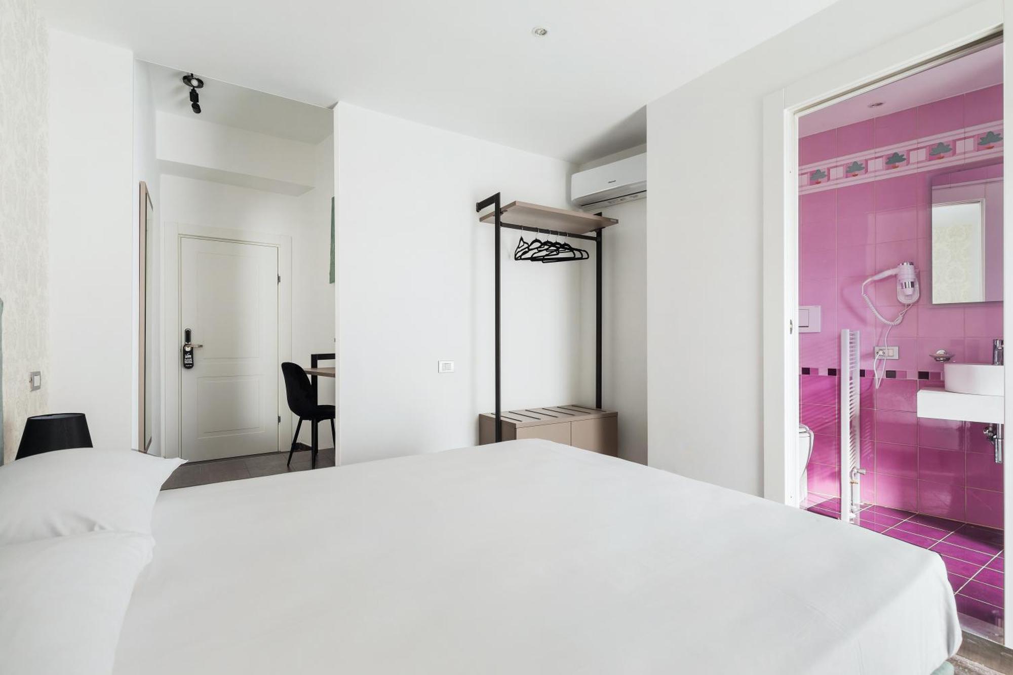 Adelante Rooms San Giovanni Рим Экстерьер фото