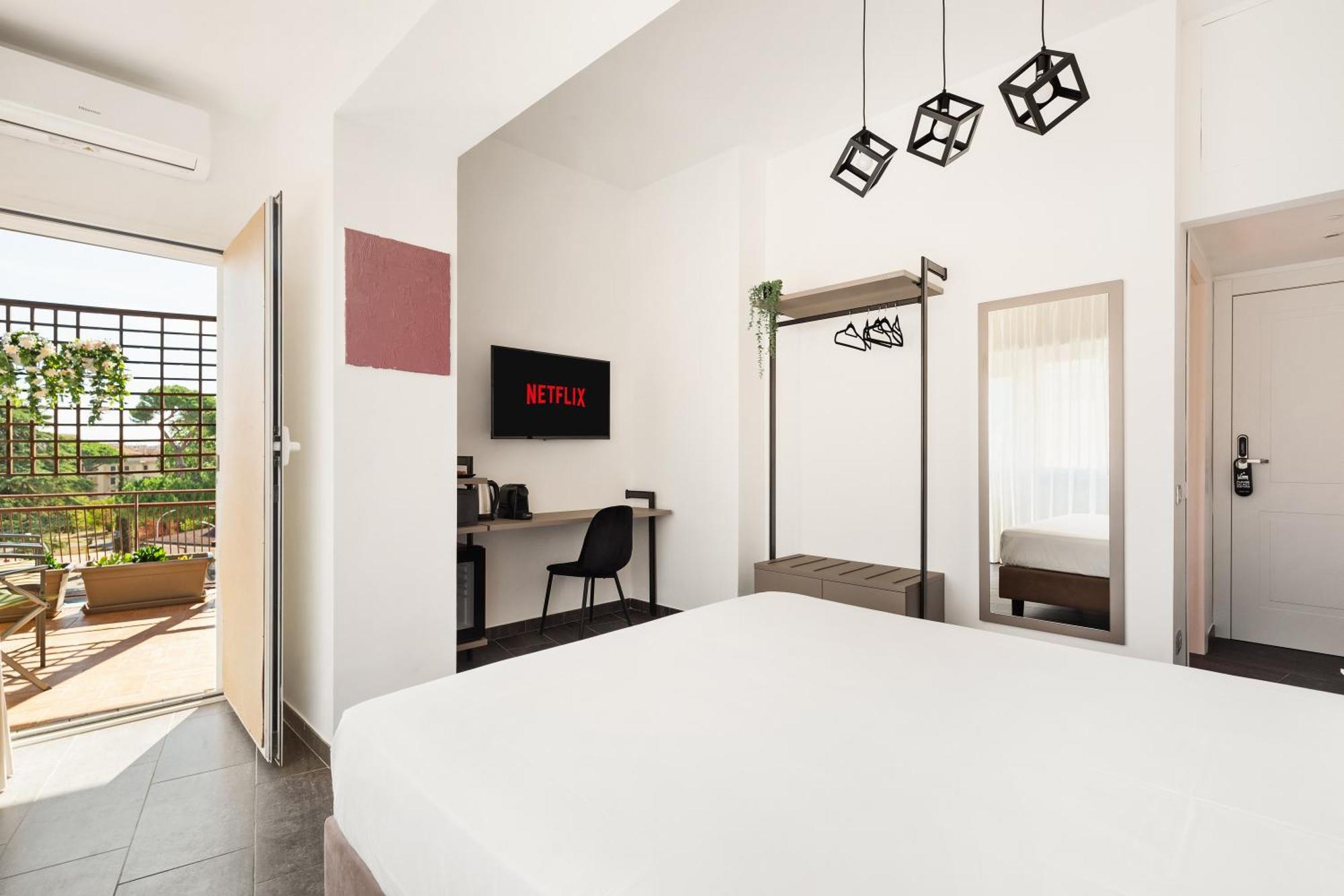 Adelante Rooms San Giovanni Рим Экстерьер фото