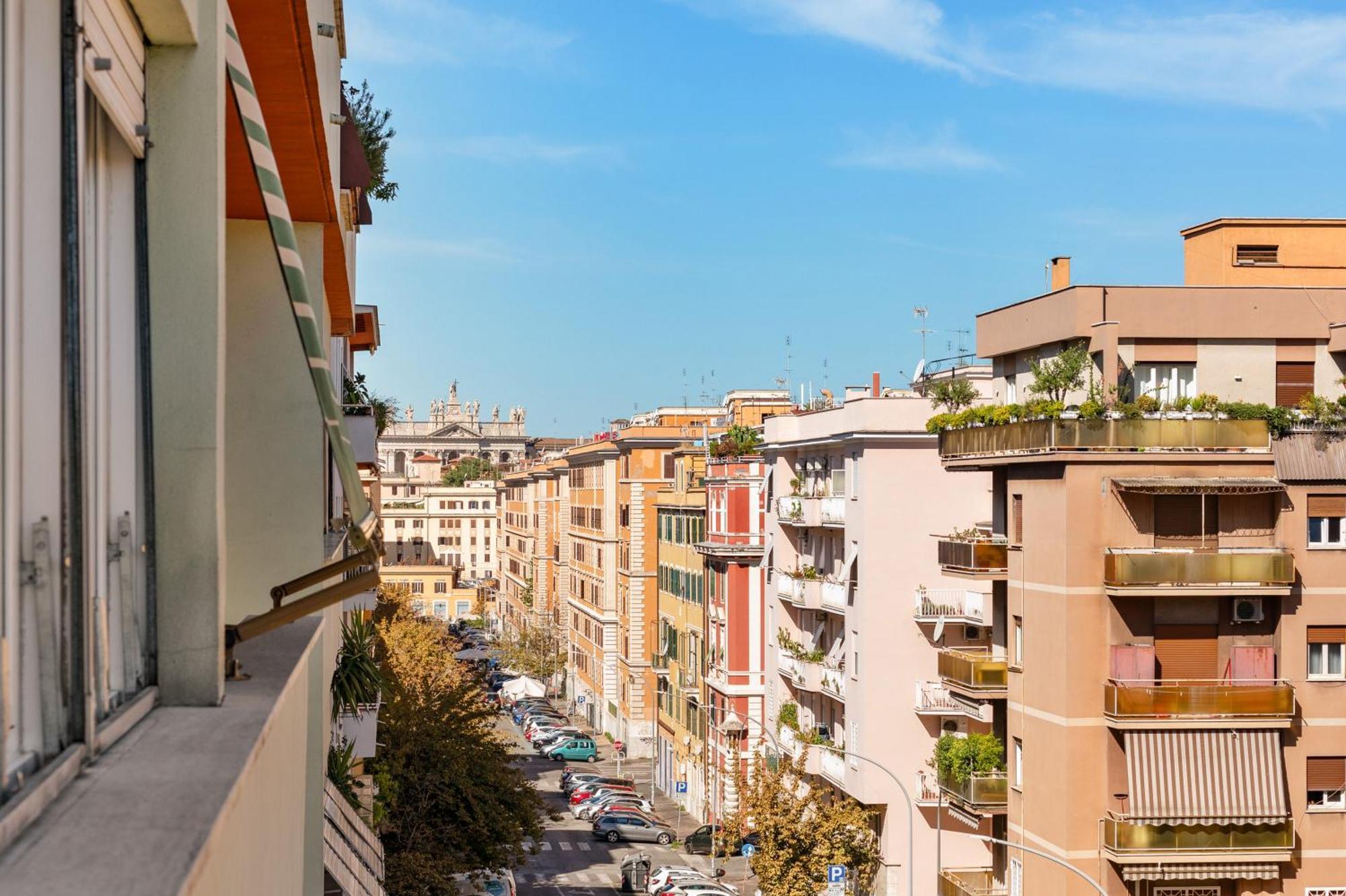Adelante Rooms San Giovanni Рим Экстерьер фото